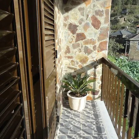 Casa Dos Avos Covas do Rio